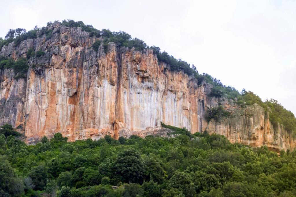 Ferula Romantica Mansarda Tra Fiumi E Montagne Sardegna Seùlo Εξωτερικό φωτογραφία